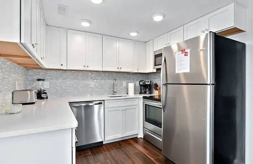 Midtown Ocean City Apartment | ⭐️BIMINI 101 STUNNING RENOVATED DIRECT BEACHFRONT VIEWS⭐️