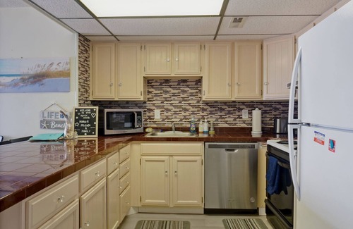 Midtown Ocean City House | ⭐️Bimini 204 Direct Ocean Front New Bathrooms/Floors⭐️