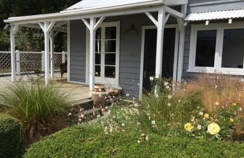 Marlborough House | Birch Hill Cottage -30 minutes from St Arnaud