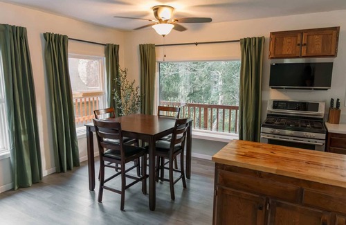 Bird Creek Cabin | Bird Creek Loft Summa