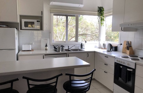 Woori Yallock Cottage | Bird Hill - A Garden Retreat in the Yarra Valley - Get Up Close to Native Birds