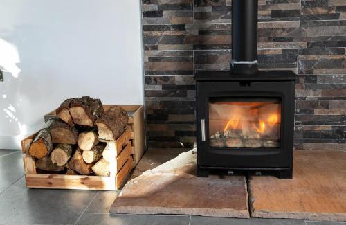 Carlisle Apartment | Bird House - Sleep with the Owls!