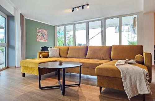 Wehrda House | BIRDHOUSE - Big Living for 12 with two Terraces, BBQs, Kicker, Fitness