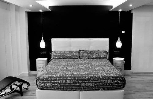 Noja Apartment | Black and White Suitte "Plaza"