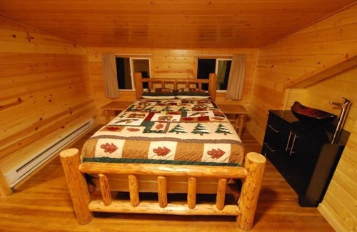 Orr Cabin | Black Bear Lodge Room