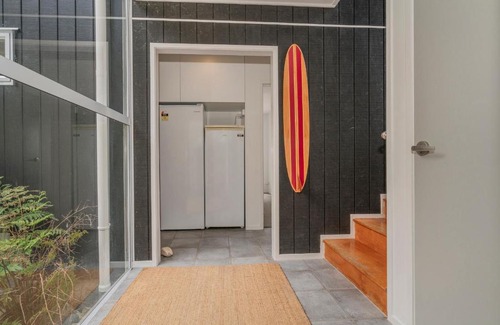 Kuaotunu House | Black House Lookout - Kuaotunu Holiday Home