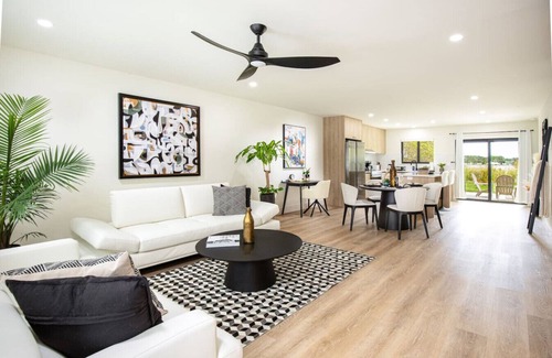 East Naples House | " Black Vanilla " Stylish Symphony 3miles Downtown
