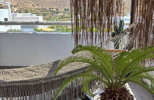 Agkidia Villa | Black Velvet Naxos