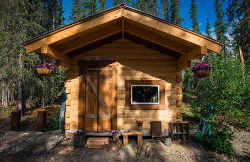 McCarthy Hotel | Blackburn Cabins - McCarthy, Alaska