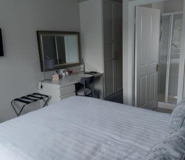 Blackrock Bed & Breakfast | Blackrock Carole Ville Guesthouse