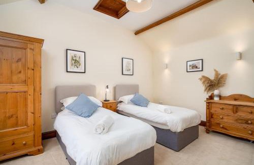 Chackmore Apartment | Blacksmiths cottage set on a peaceful farm