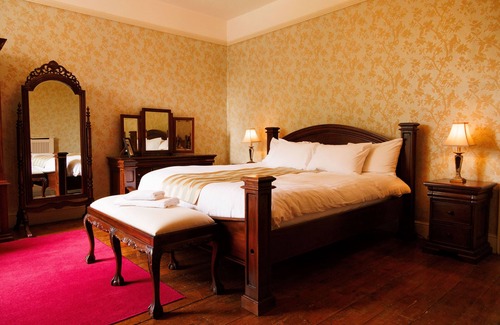 Abbeyleix House | Blend of historic elegance and modern comfort. Family and Pets-Friendly.