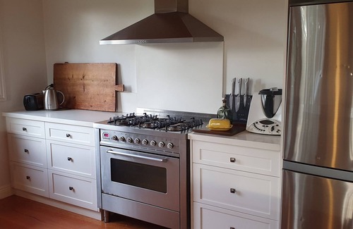 Fairhaven House | Blissfull 4 acre property with river frontage