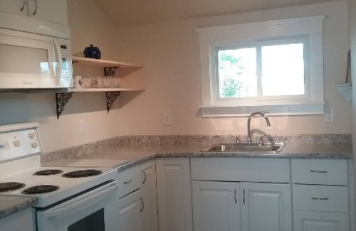 Kingsport Cottage | Blomidon Rose Fan Cottage by the Water