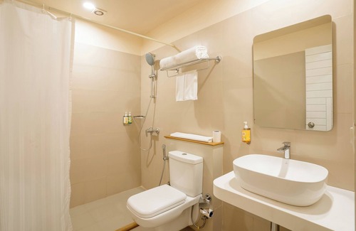 Chittaranjan Hotel | Bloom Hotel - CR Park