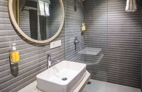 Juhu Hotel | Bloom Hotel Juhu