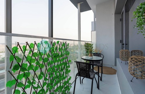 Abu Dhabi Apartment | Bloomfields Relaxing STU in Oasis Masdar City