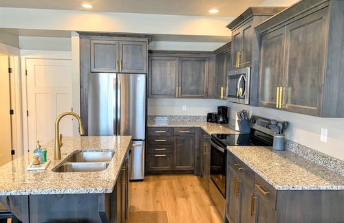 Garden City House | Bloomington at The Seasons - Brand New Listing. Plenty of parking in an unbeatable location
