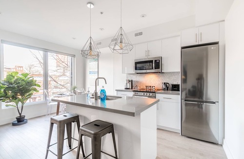 High Park-Swansea Apartment | Bloor West Apartment Near High Park