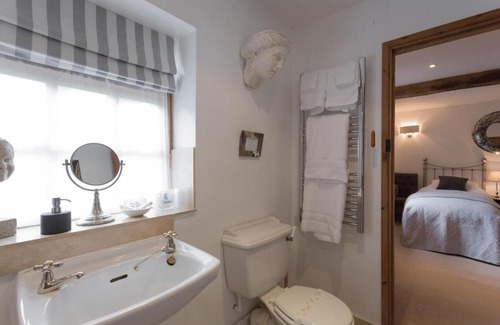 Devizes Bed & Breakfast | Blounts Court Farm