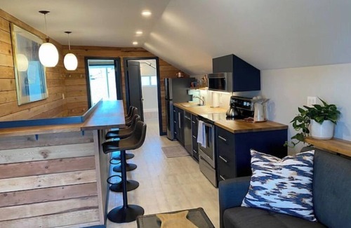 Campbell River House | Blue Anchor - Port Suite