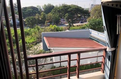 Chiang Mai Apartment | Blue and green Farang homes