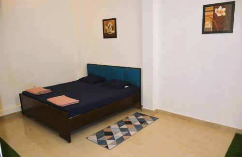 Jabalpur Apartment | Blue Beds Homestay, Exotic 2BHK AC House