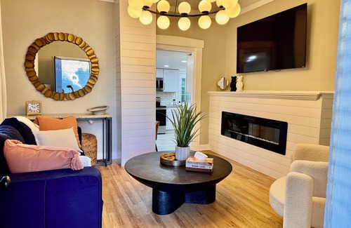 South Park House | Blue Bungalow, South Park, Oregon District, UD, MVH