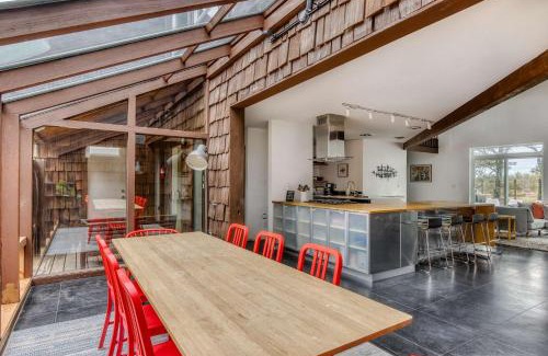Surf Pines House | Blue Heron - Modern Chef Kitchen, Hot Tub near Beach