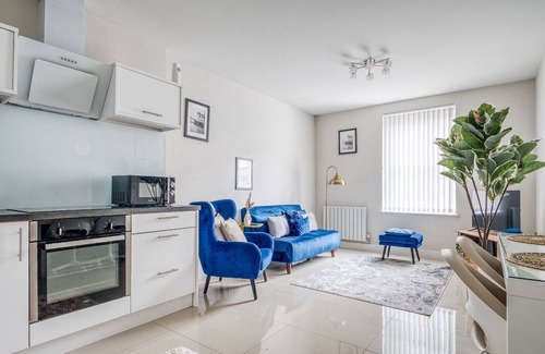 Gabalfa Apartment | Blue Horizon 1-Bedroom Apartment Near Hospital