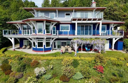 Gibsons House | Blue House