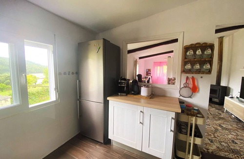 Valdovino House | Blue House Pantin, between waves and meadows