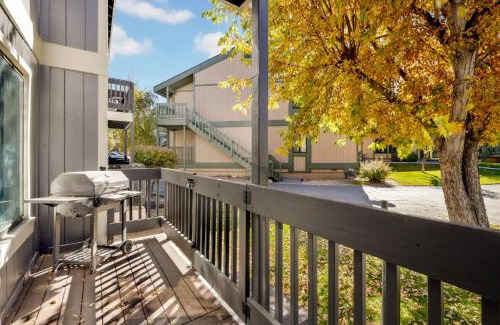 Boulder Bay House | Blue jay getaway #2082