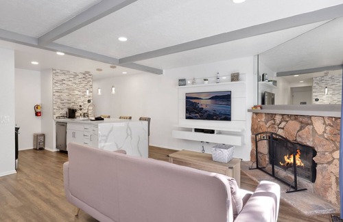 Boulder Bay Condo | Blue Jay Getaway Lakeside Boulder Bay Townhouse