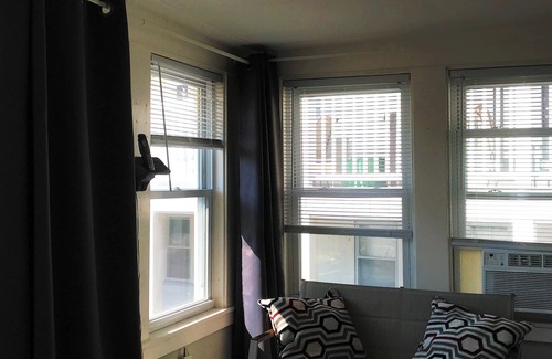 Hampton Hotel | Blue Jay Motel