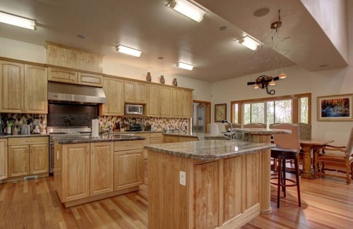 Big Lake House | Blue Lantern Lodge- "Bunk Room"