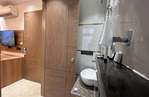 DLF Phase 5 Hotel | Blue Moon Residency Sector 53 Gurgaon