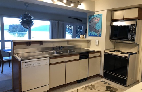 Juneau House | Blue Mussel Beach- Spectacular, serene, waterfront home