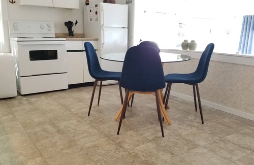 Selma Park Cottage | Blue Waters Cottage - Romantic, Hot Tub, View