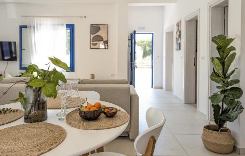 Tourloti House | Blue White House