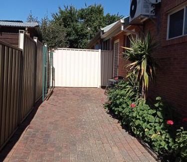 Tumut Apartment | Blue Wren Cottage