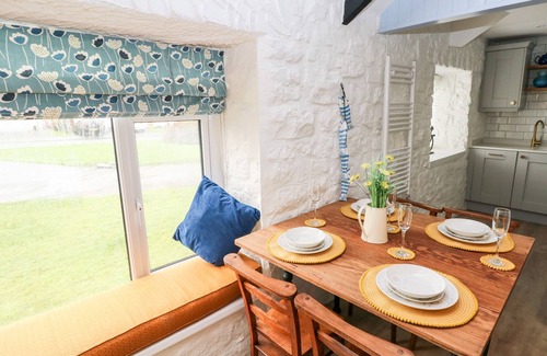 Jameston House | BLUEBELL COTTAGE, pet friendly, with a garden in Manorbier