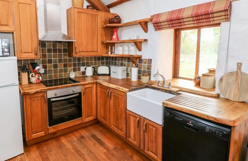 Haverfordwest Cottage | BLUEBERRY COTTAGE, character holiday cottage in Haverfordwest
