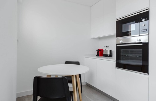 Alvalade Apartment | Blueground | Alvalade, balcony, elev, a/c & washer