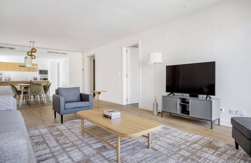 Alvalade Apartment | Blueground | Alvalade, fully furnished & equipped