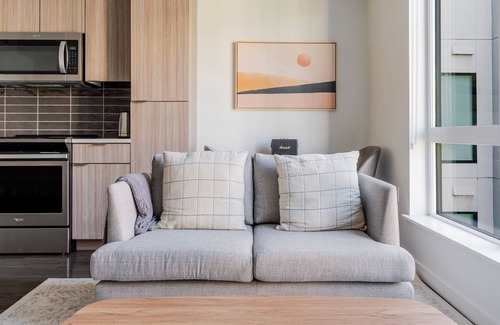Downtown Oakland Apartment | Blueground | Civic Center, view, nr Lake Merritt