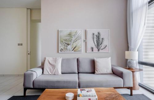 DIFC Apartment | Blueground DIFC Burj K views indoor pool DXB-1493