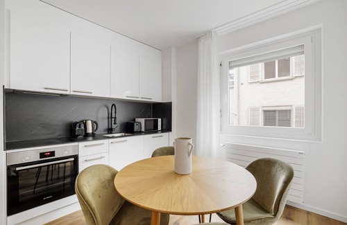 Oerlikon Apartment | Blueground | Oerlikon, balcony & w/d, nr market