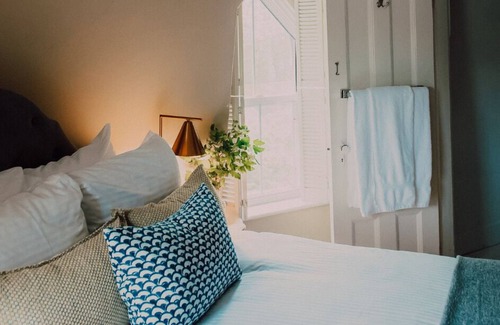 Lunenburg Hotel | Bluenose Lodge