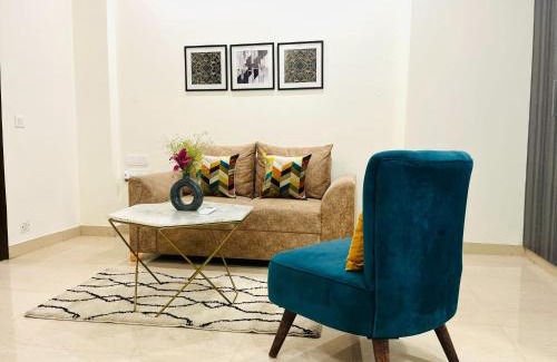 DLF City Apartment | BluO 1BHK - DLF CyberCity, Balcony, Lift, Parking